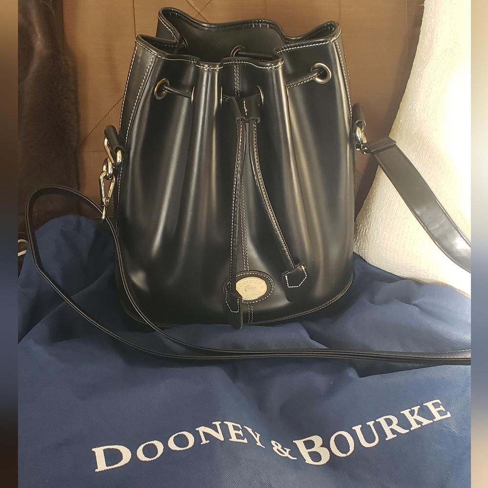 💫Dooney & Bourke : Vintage Large Drawstring Bucket Bag
